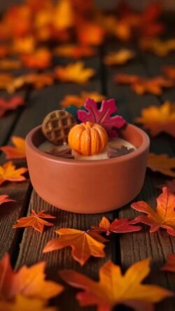 Moya 🍂 – Grande bougie décorée “Douceurs d’Automne” – Image 3